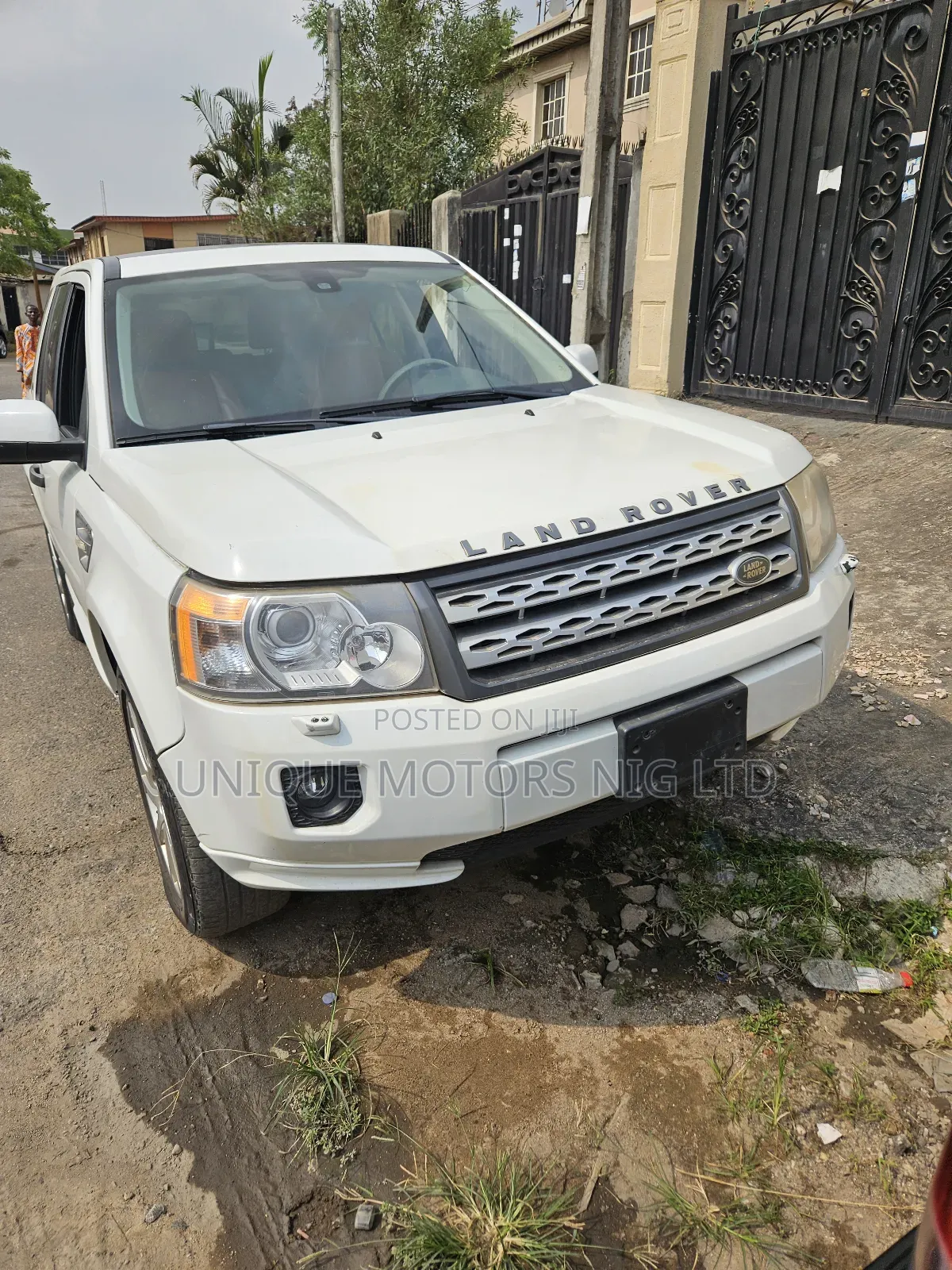 Land Rover Discovery 2012 White