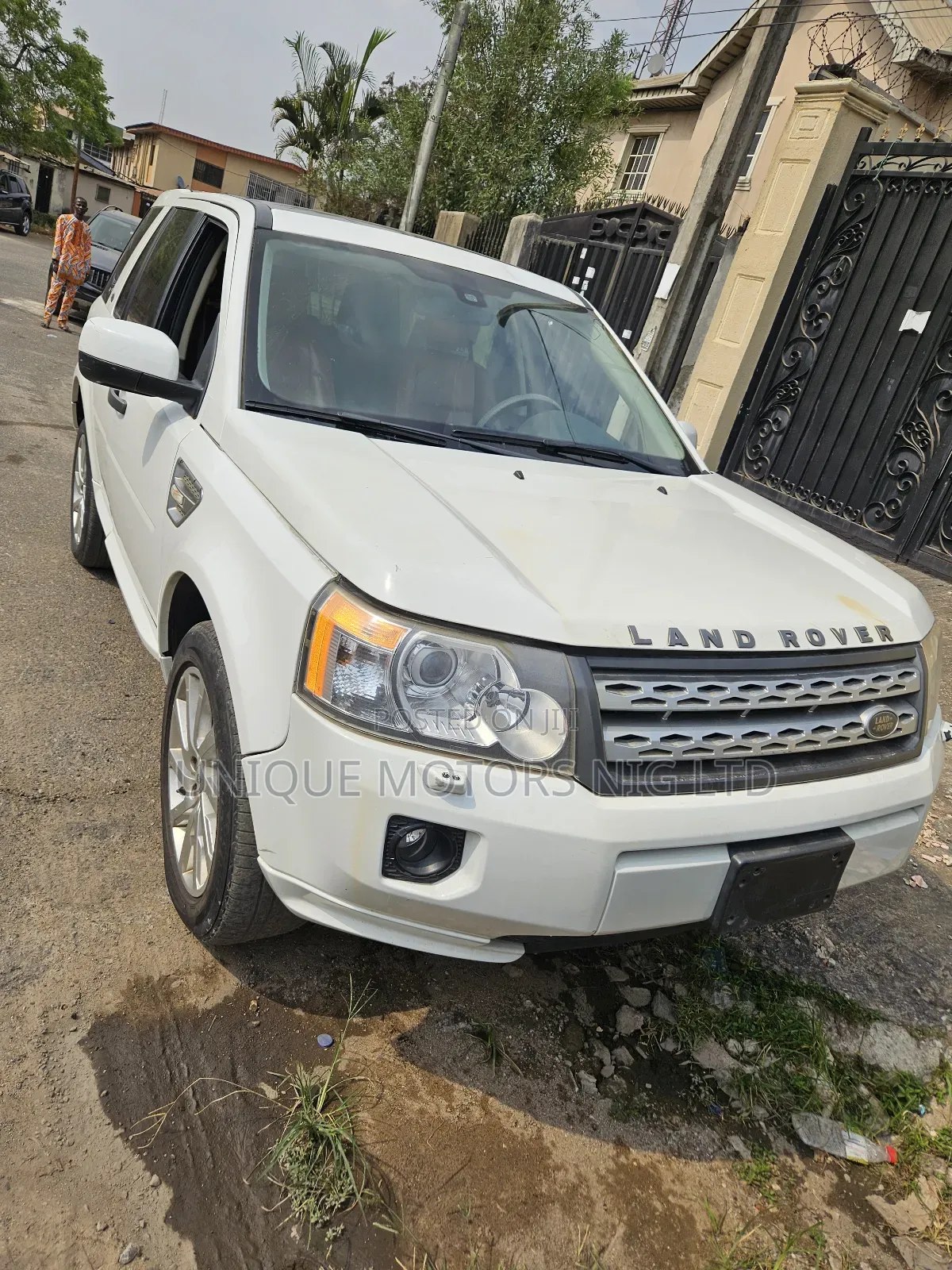Land Rover Discovery 2012 White