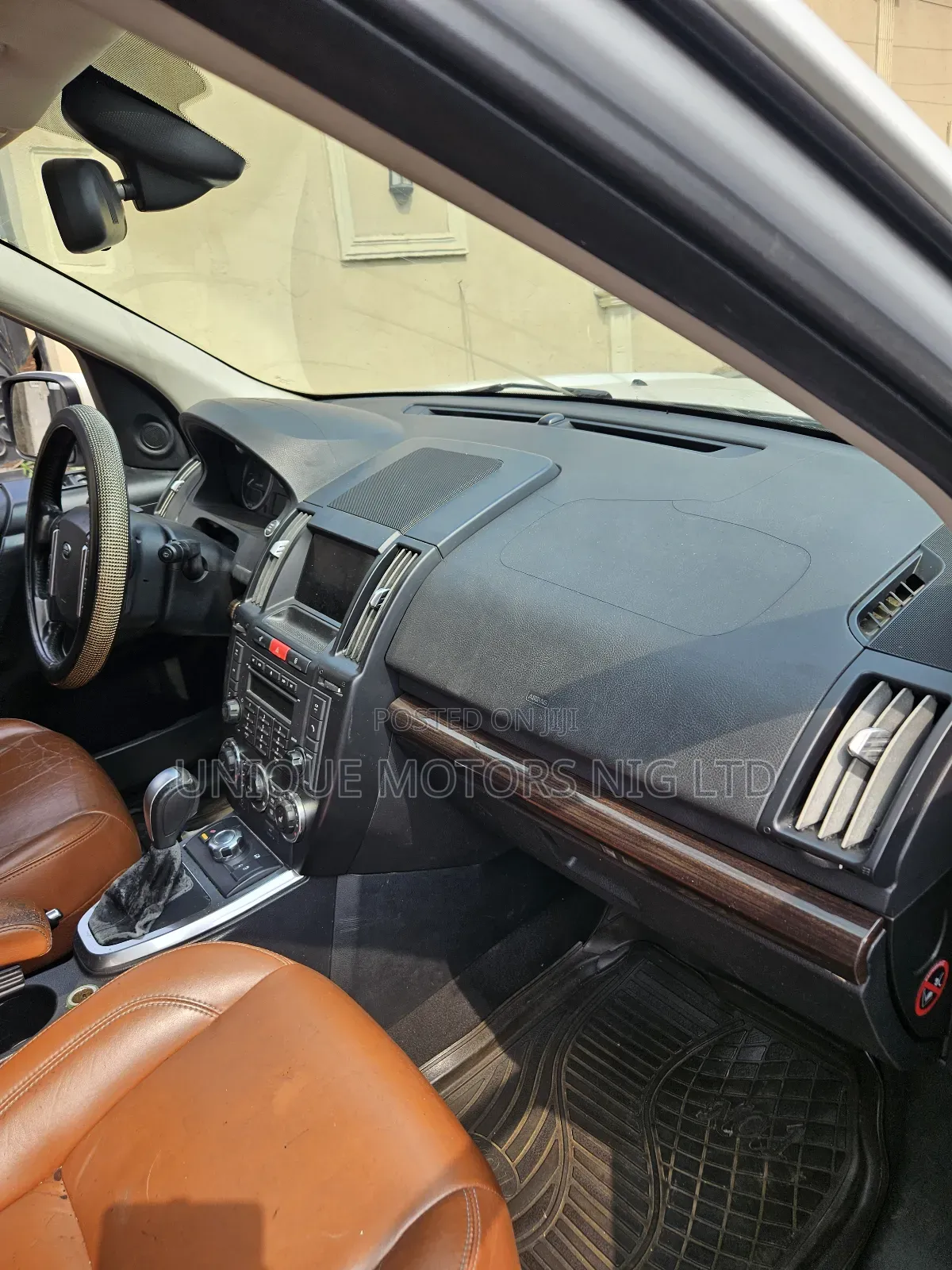 Land Rover Discovery 2012 White