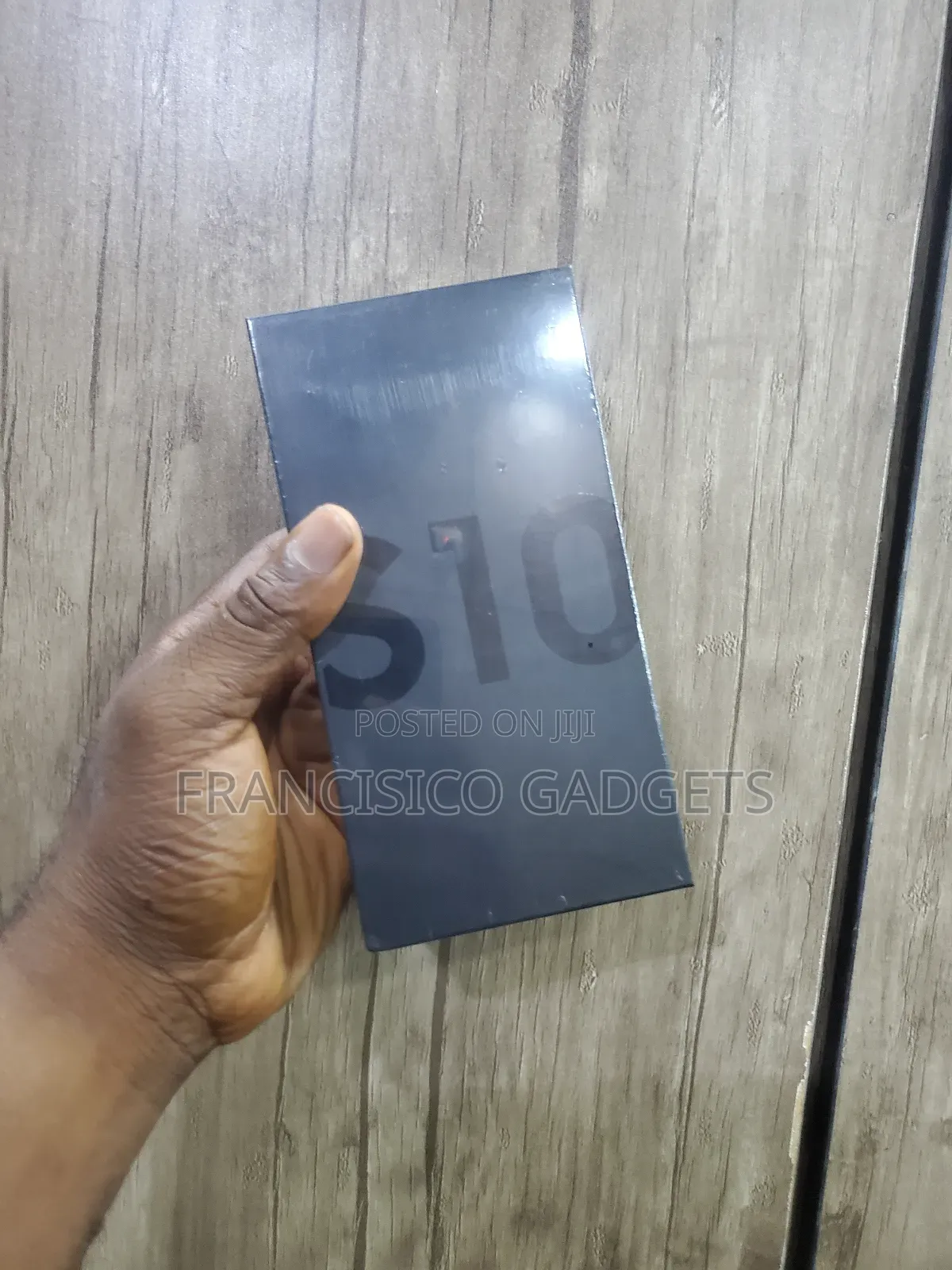 New Samsung Galaxy S10 128 GB Gray