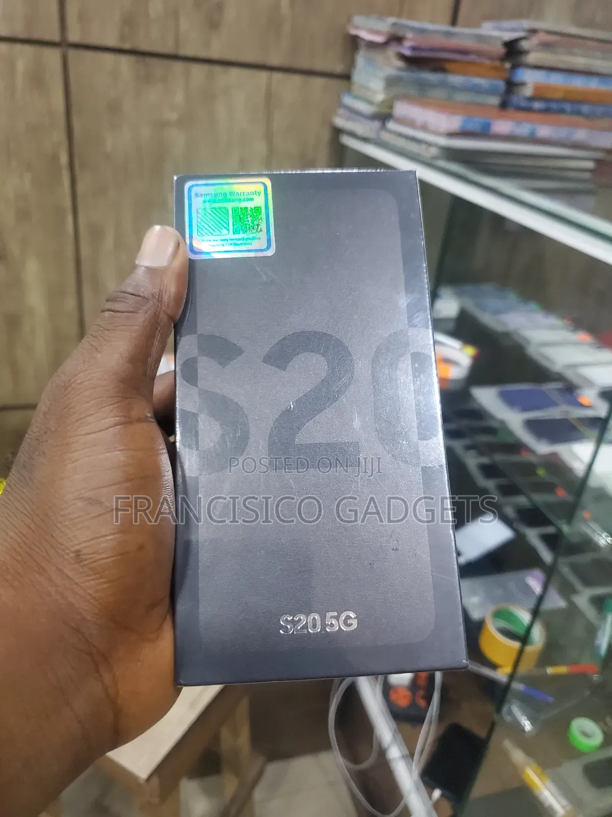 New Samsung Galaxy S20 128 GB Blue