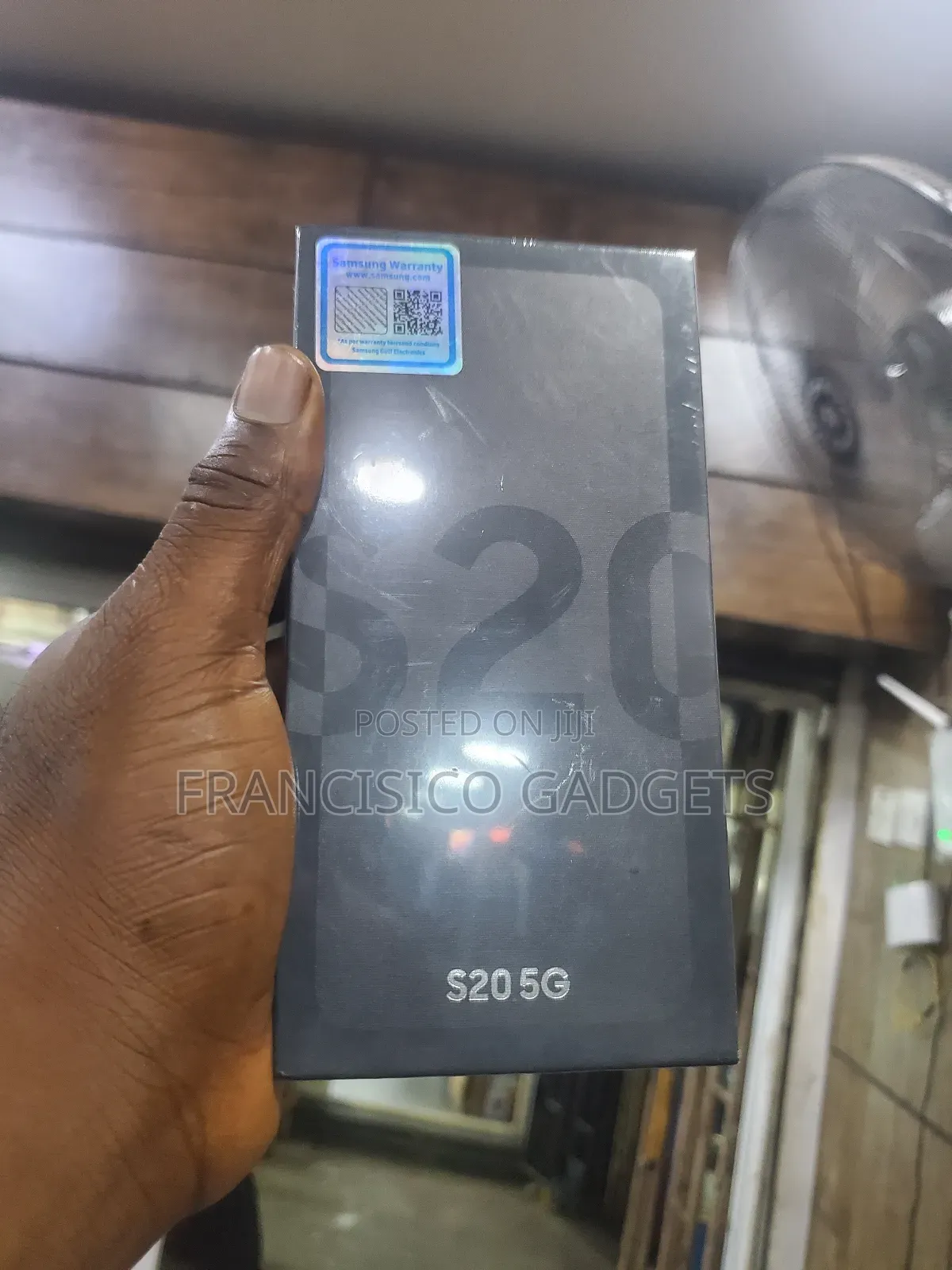 New Samsung Galaxy S20 128 GB Blue