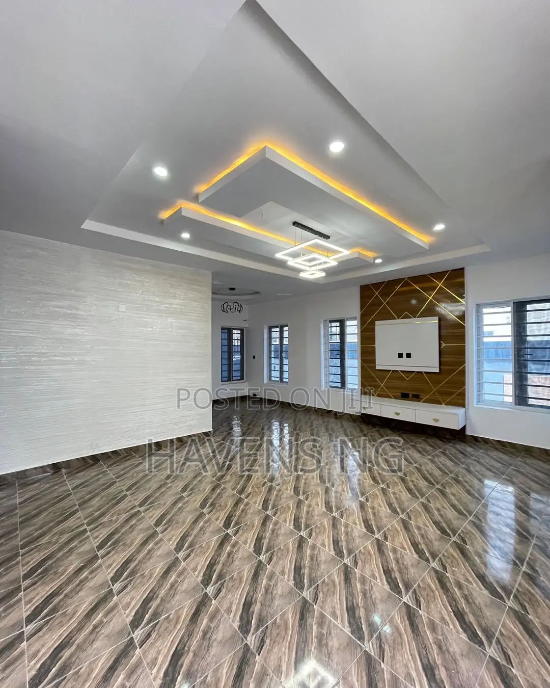 5bdrm Duplex in Ikate for sale