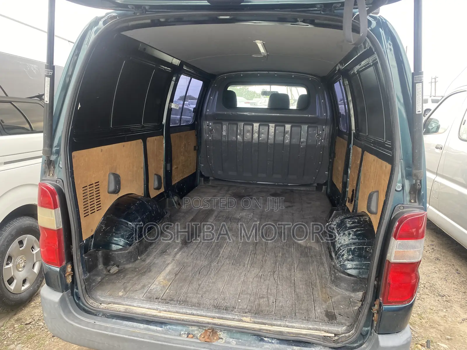 Toyota HiAce 2003 Blue