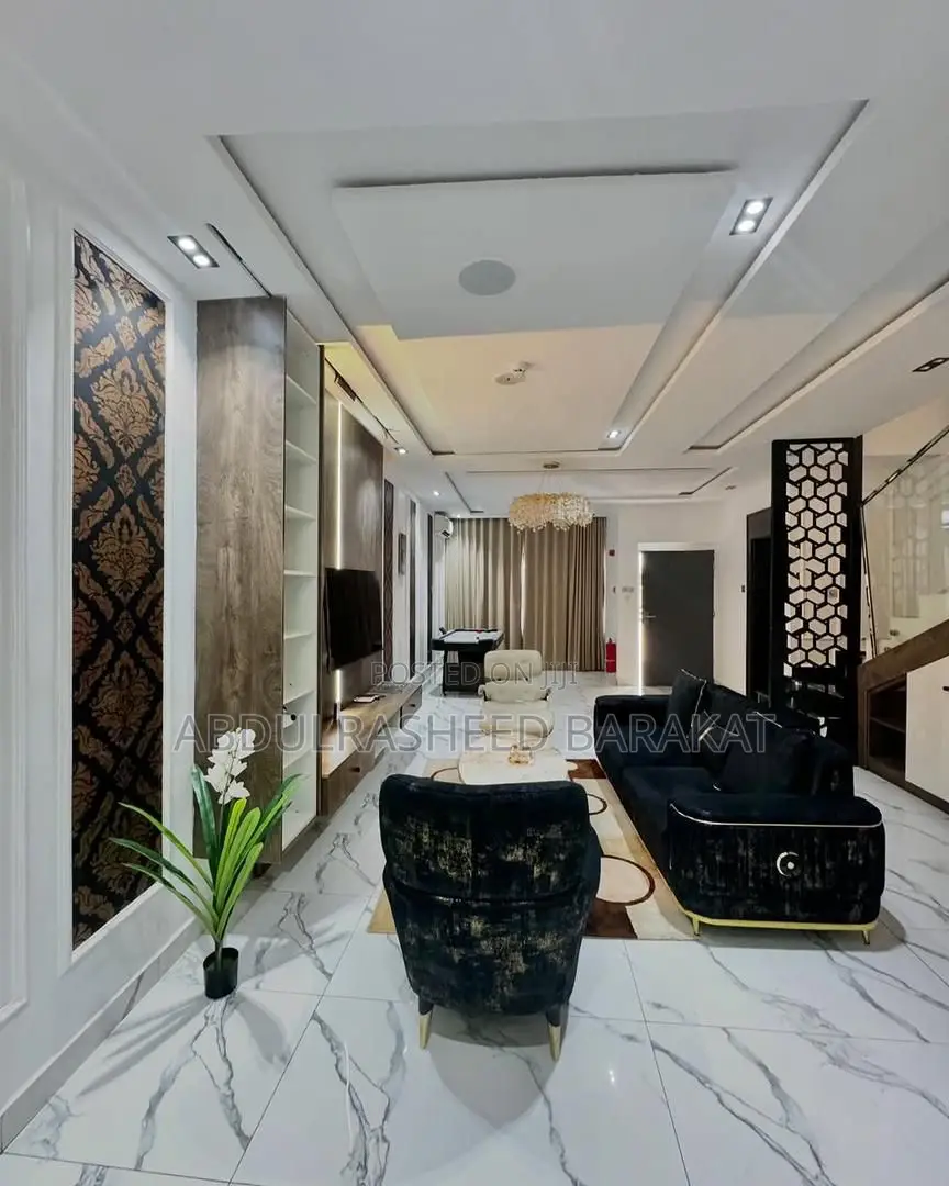 Luxury Four Bedroom Apartment