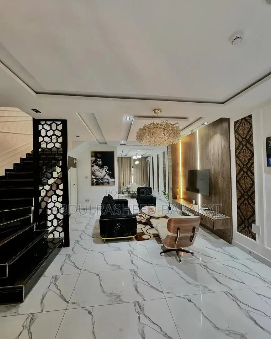 Luxury Four Bedroom Apartment