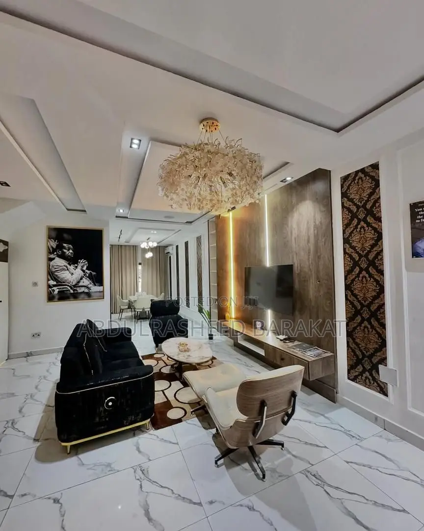 Luxury Four Bedroom Apartment