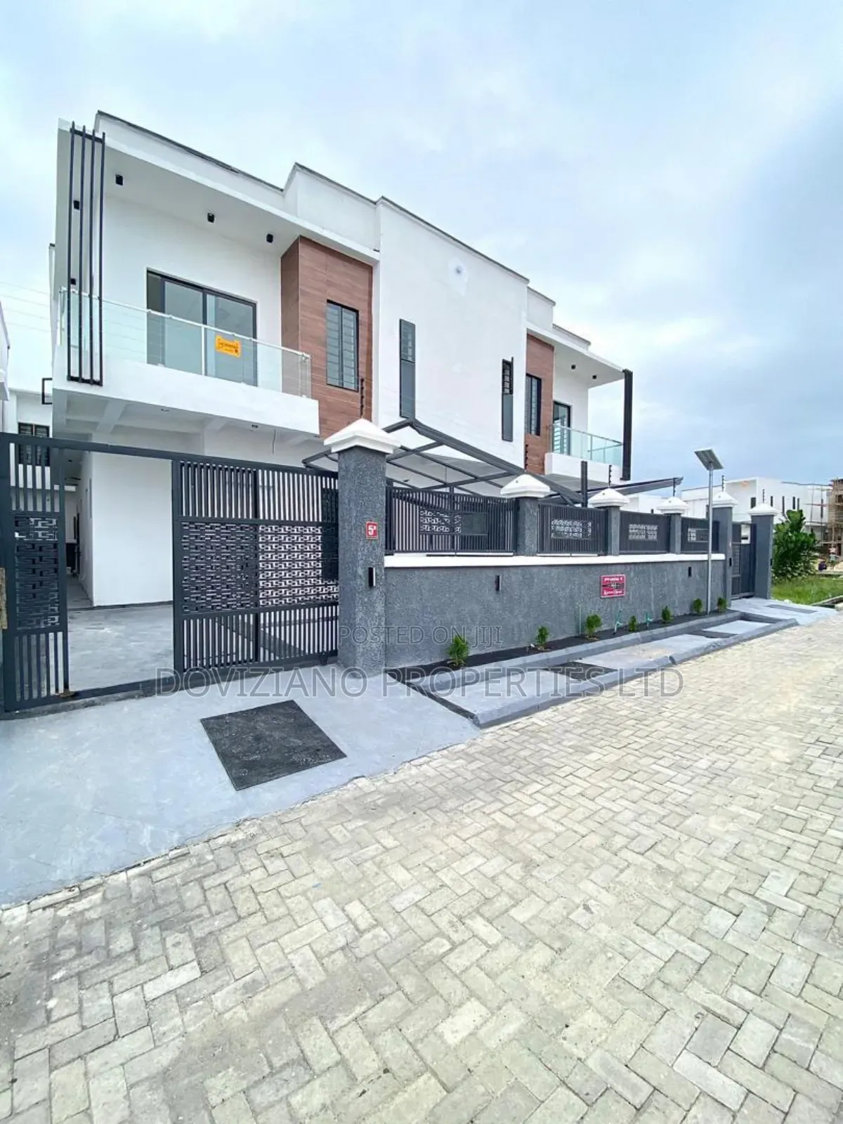 4bdrm Duplex in Lekki for sale