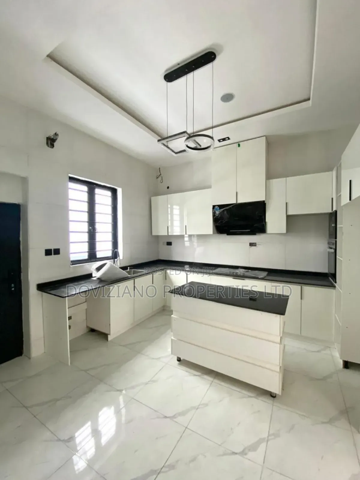 4bdrm Duplex in Lekki for sale
