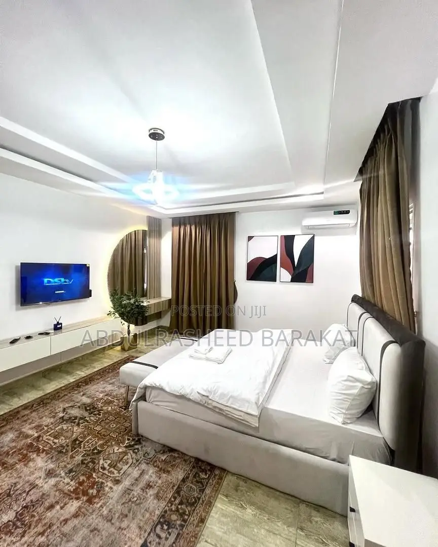 Luxury Three Bedroom Apartment