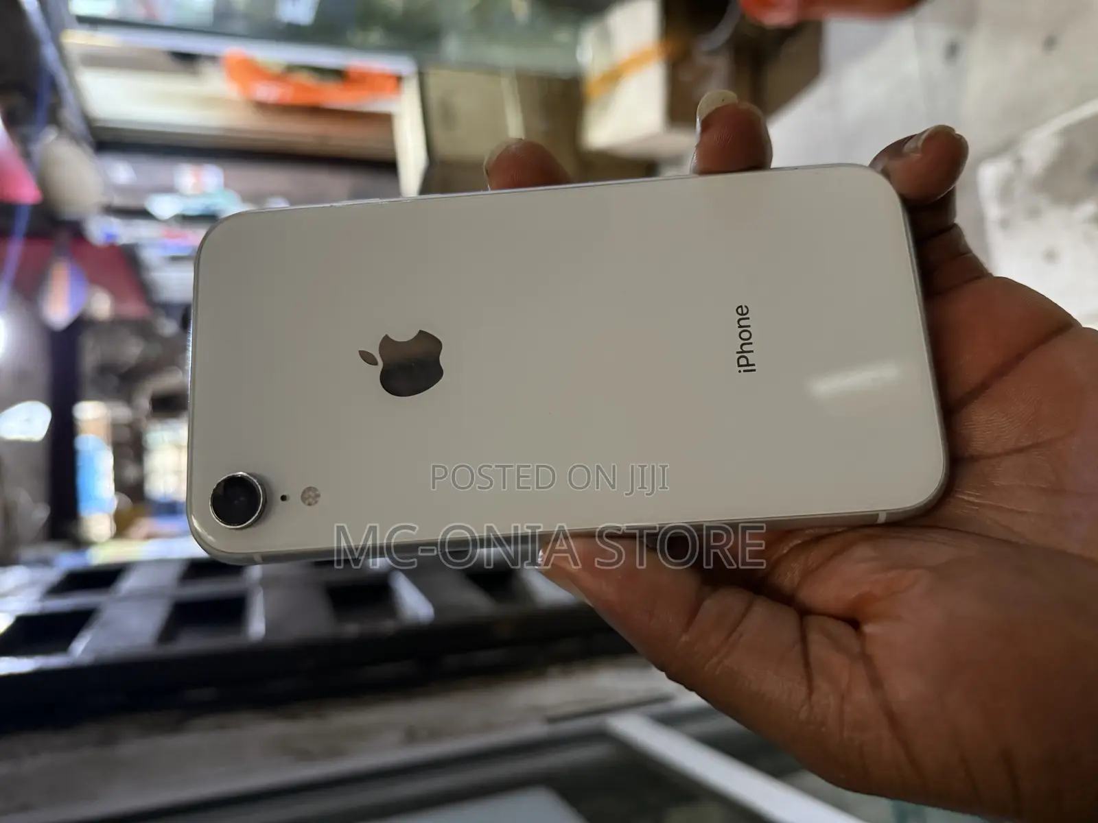 Apple iPhone XR 64 GB White