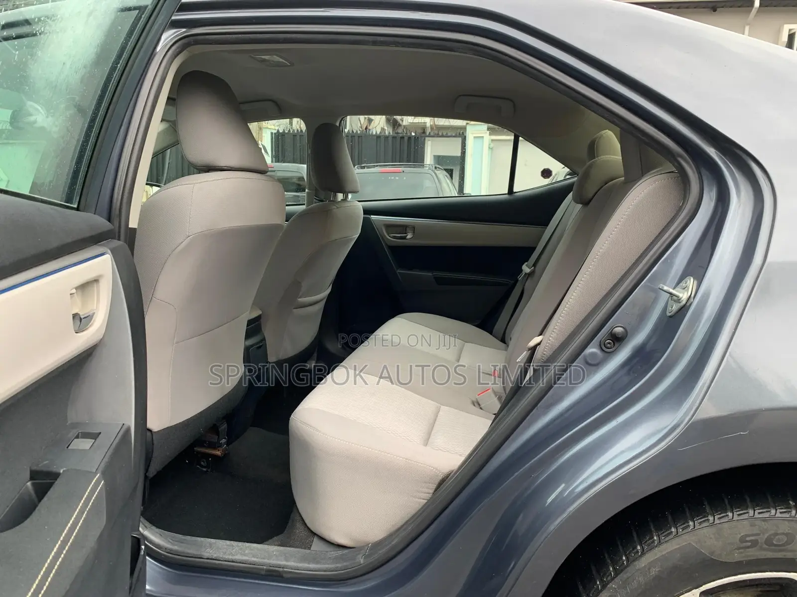 Toyota Corolla LE Eco Plus 4dr Sedan (1.8L 4cyl CVT) 2014 Gray