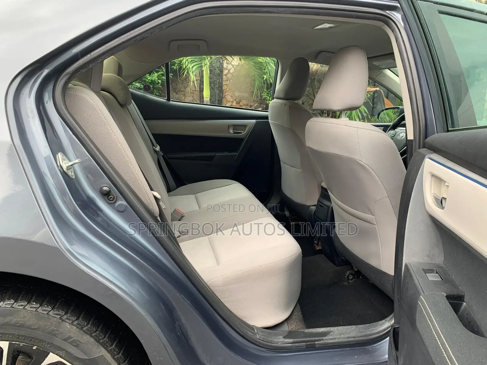Toyota Corolla LE Eco Plus 4dr Sedan (1.8L 4cyl CVT) 2014 Gray