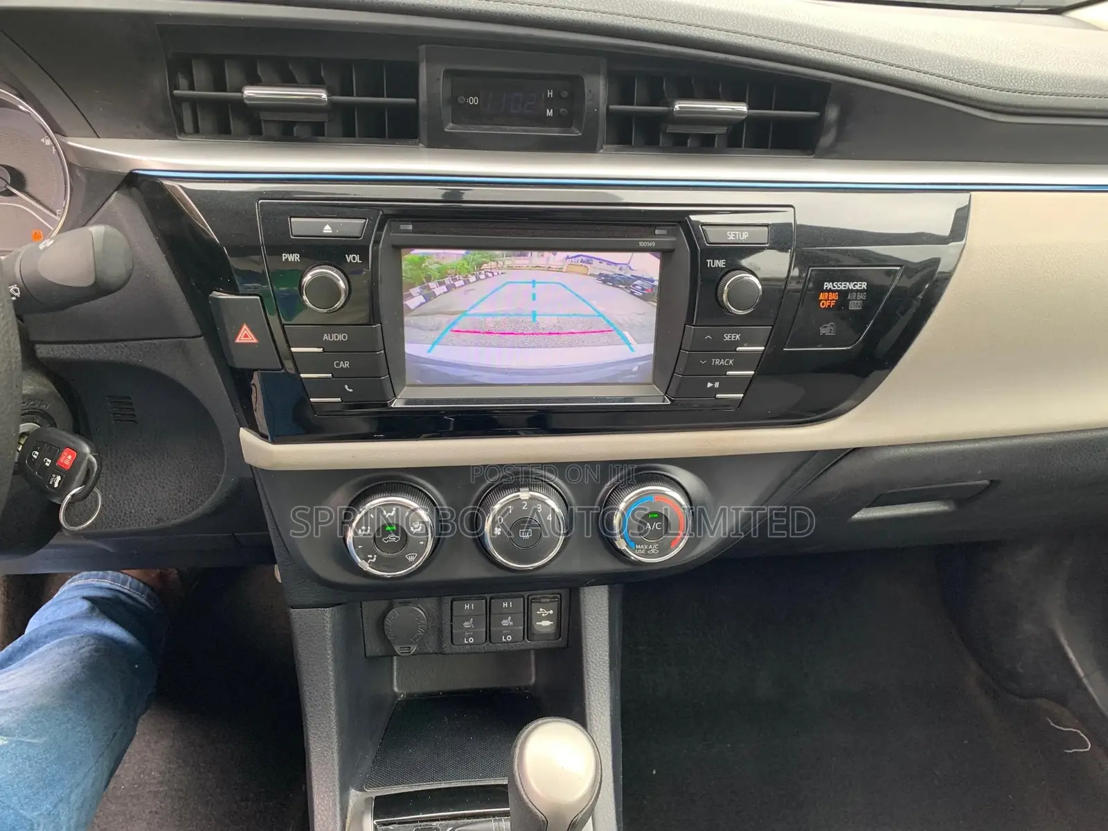 Toyota Corolla LE Eco Plus 4dr Sedan (1.8L 4cyl CVT) 2014 Gray