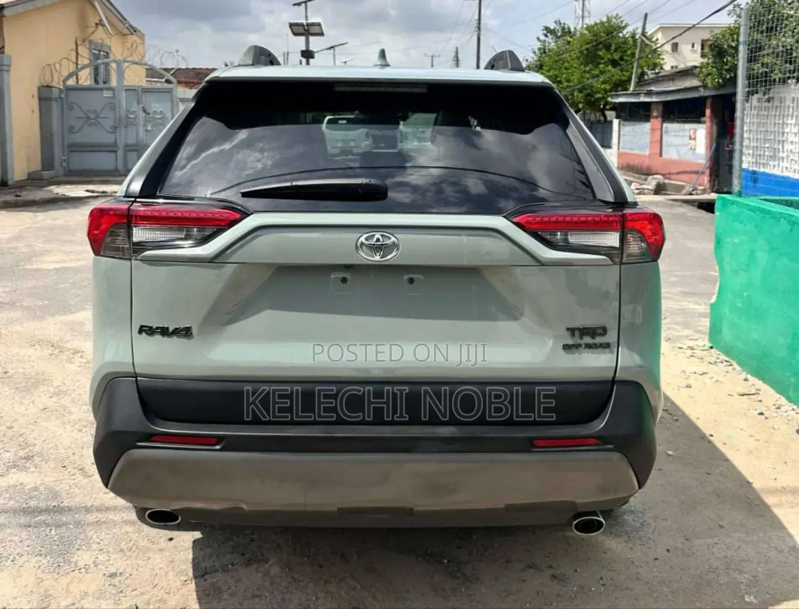 Toyota RAV4 XLE 2021 Teal