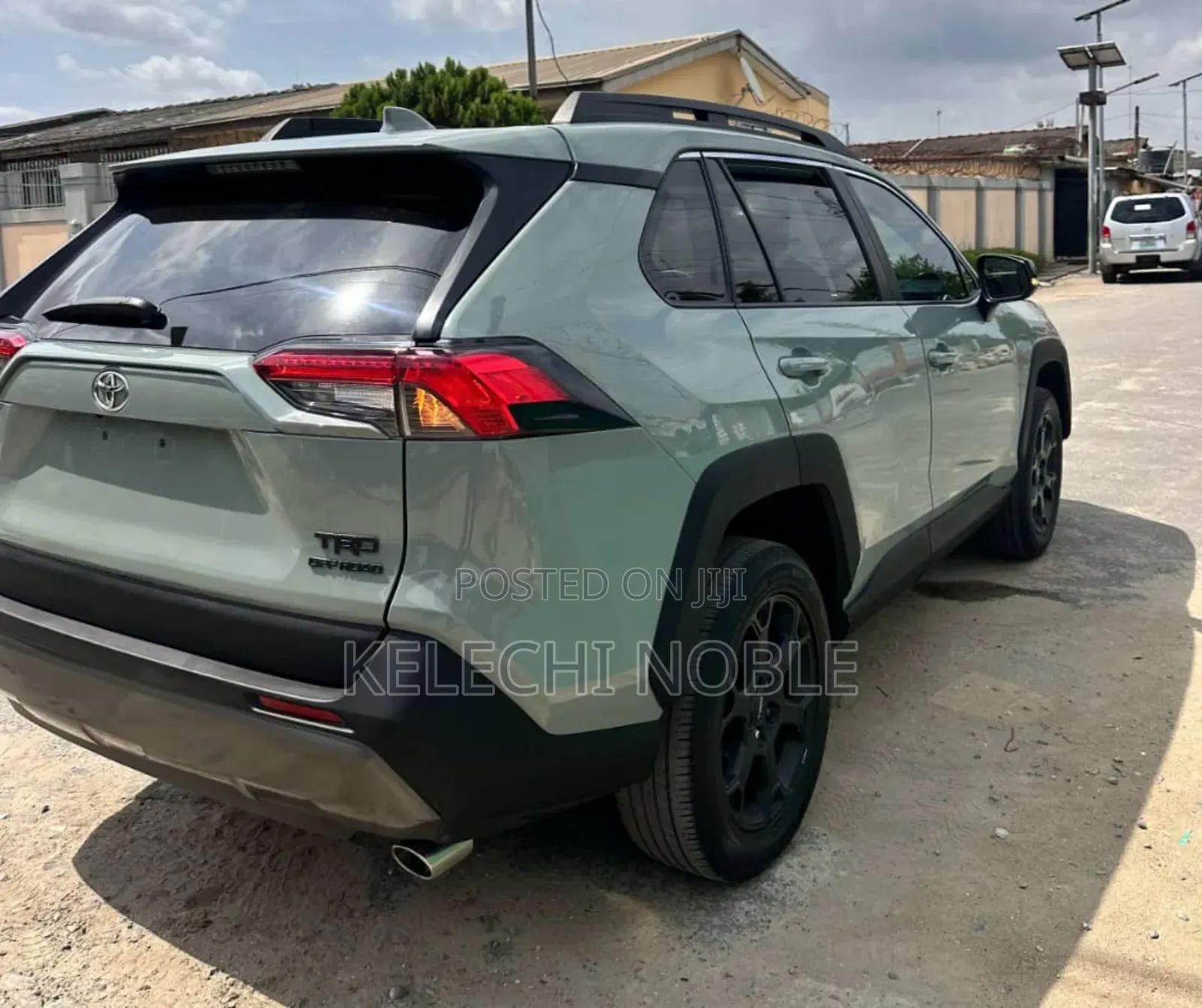 Toyota RAV4 XLE 2021 Teal