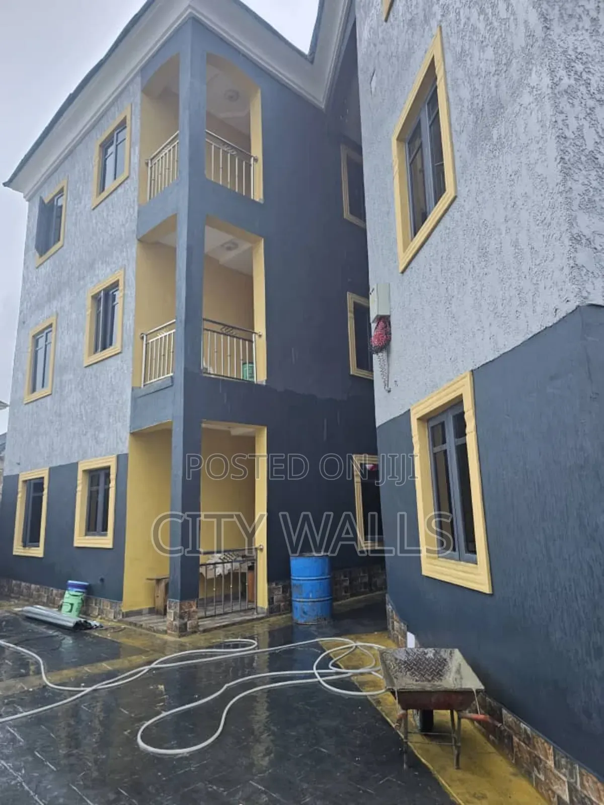 2bdrm Block of Flats in Ogombo for rent
