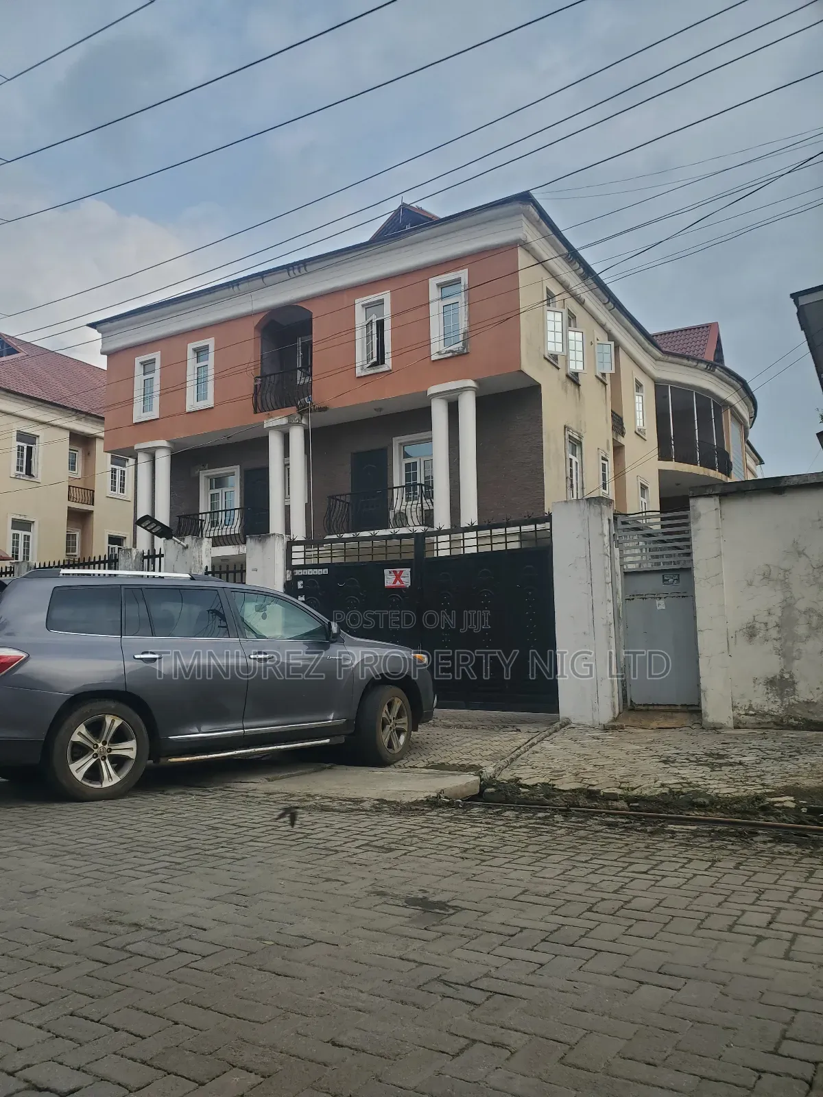 3bdrm Apartment in Bera Estate, Chevron for sale