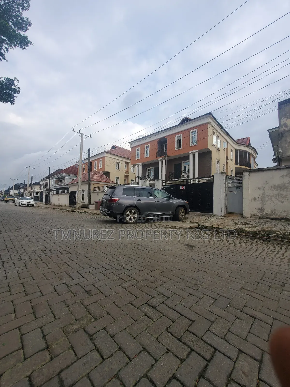 3bdrm Apartment in Bera Estate, Chevron for sale