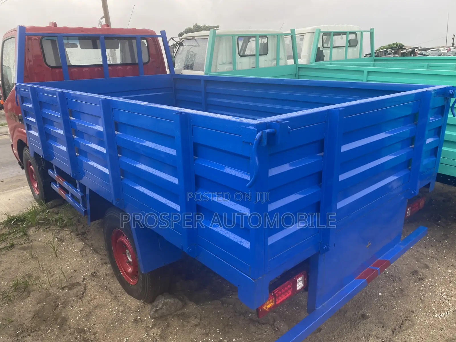 Toyota Dyna 150 Red Color