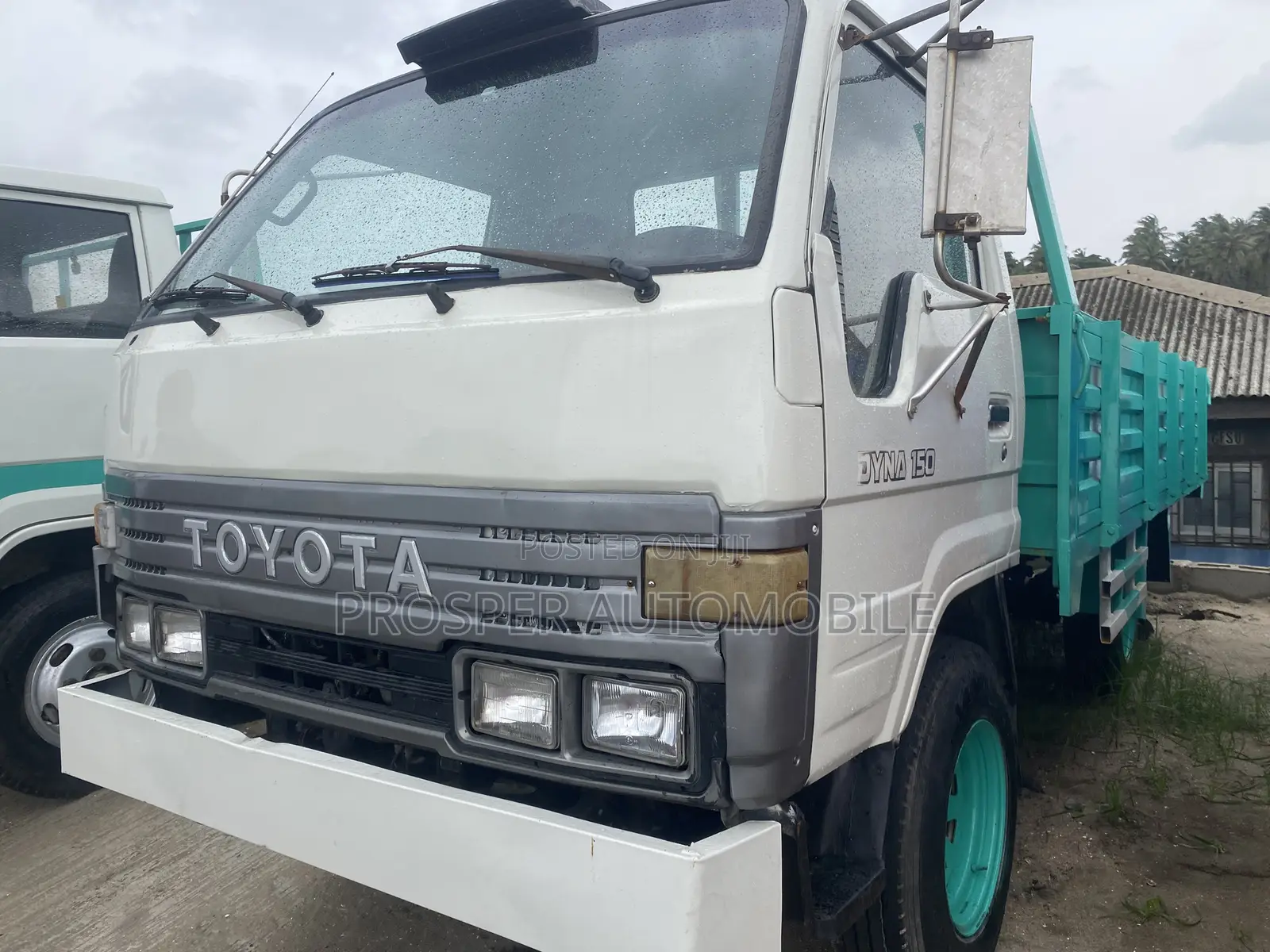 Toyota Dyna 150 Green Color