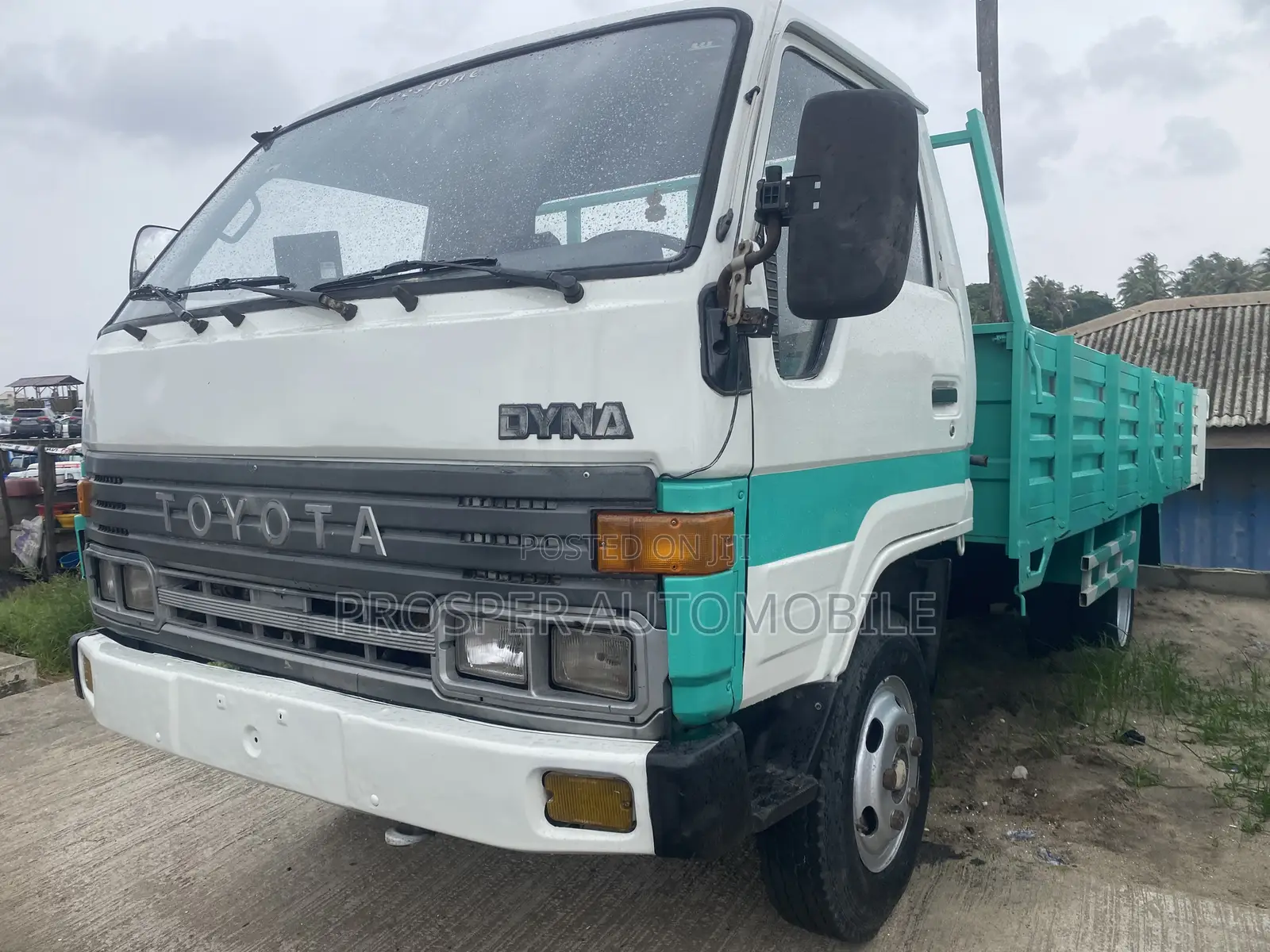 Toyota Dyna 300 Green Color
