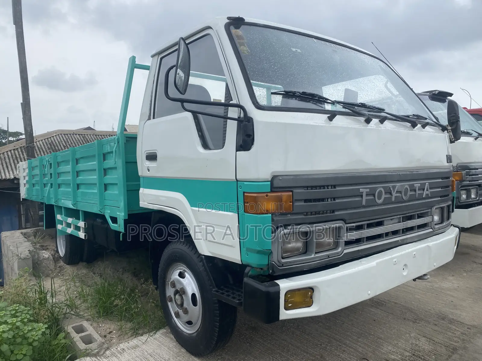 Toyota Dyna 300 Green Color