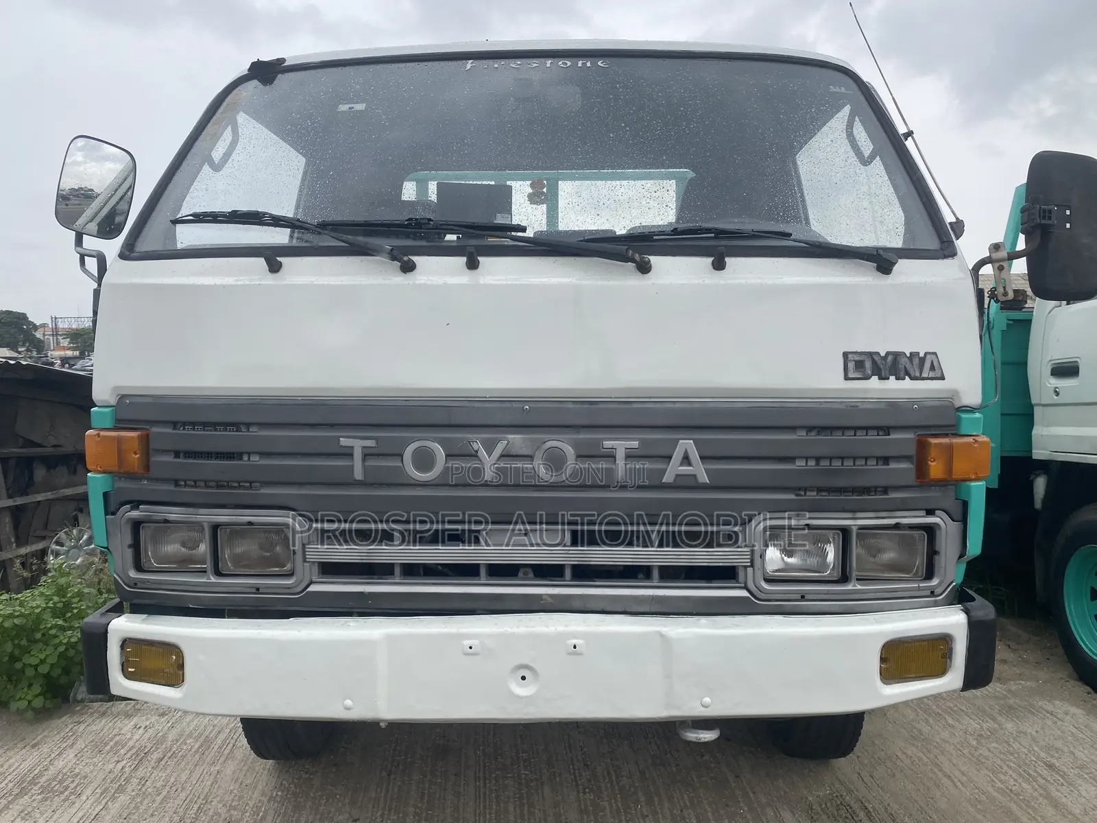 Toyota Dyna 300 Green Color