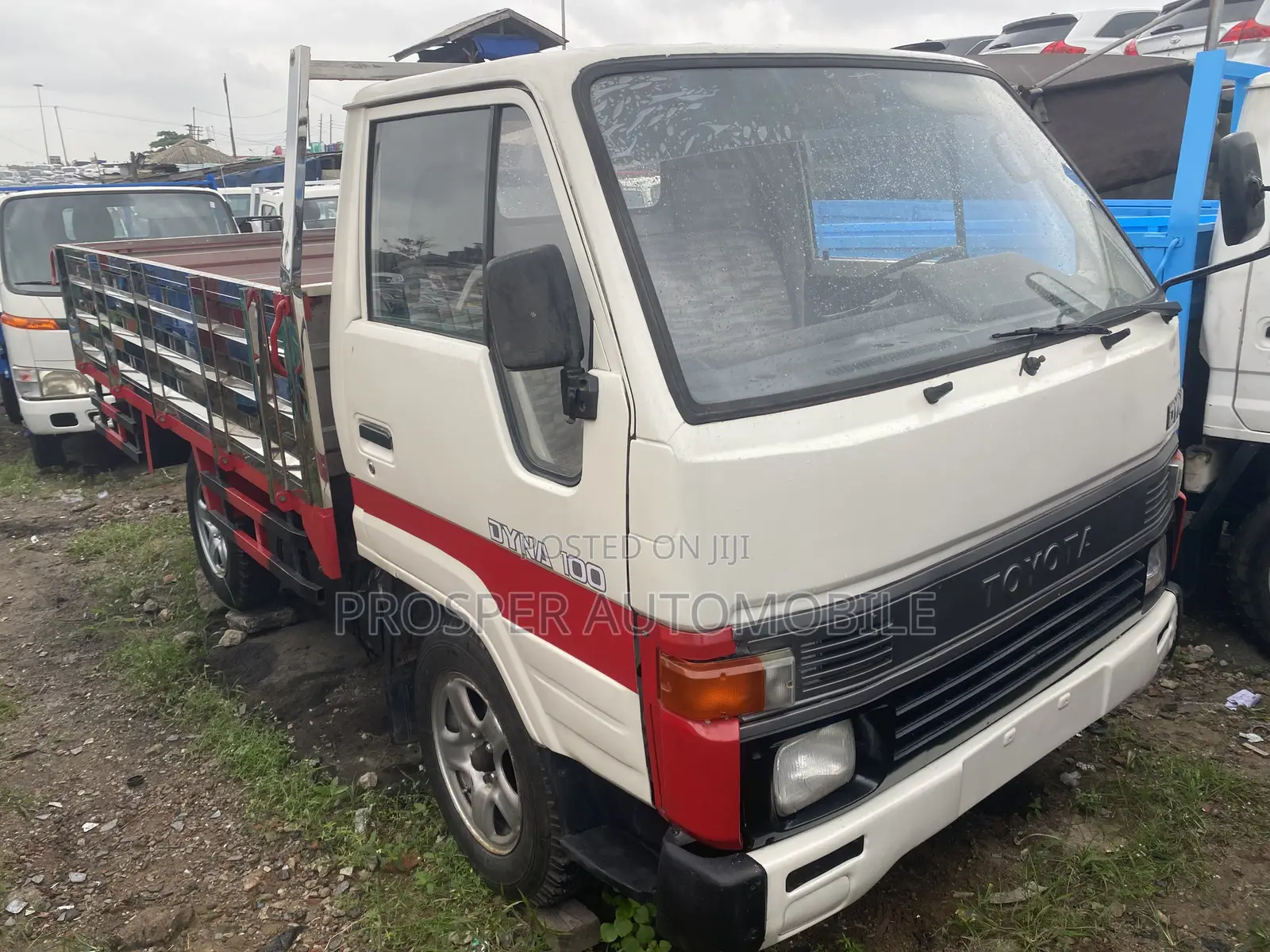 Toyota Dyna 100 Silver Color
