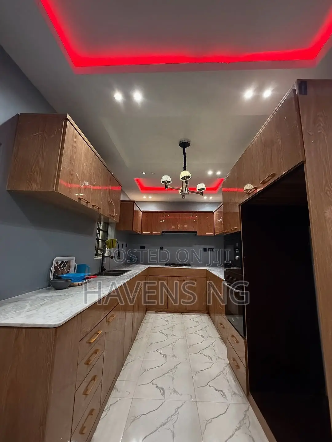 6bdrm Duplex in Rumuduru for sale