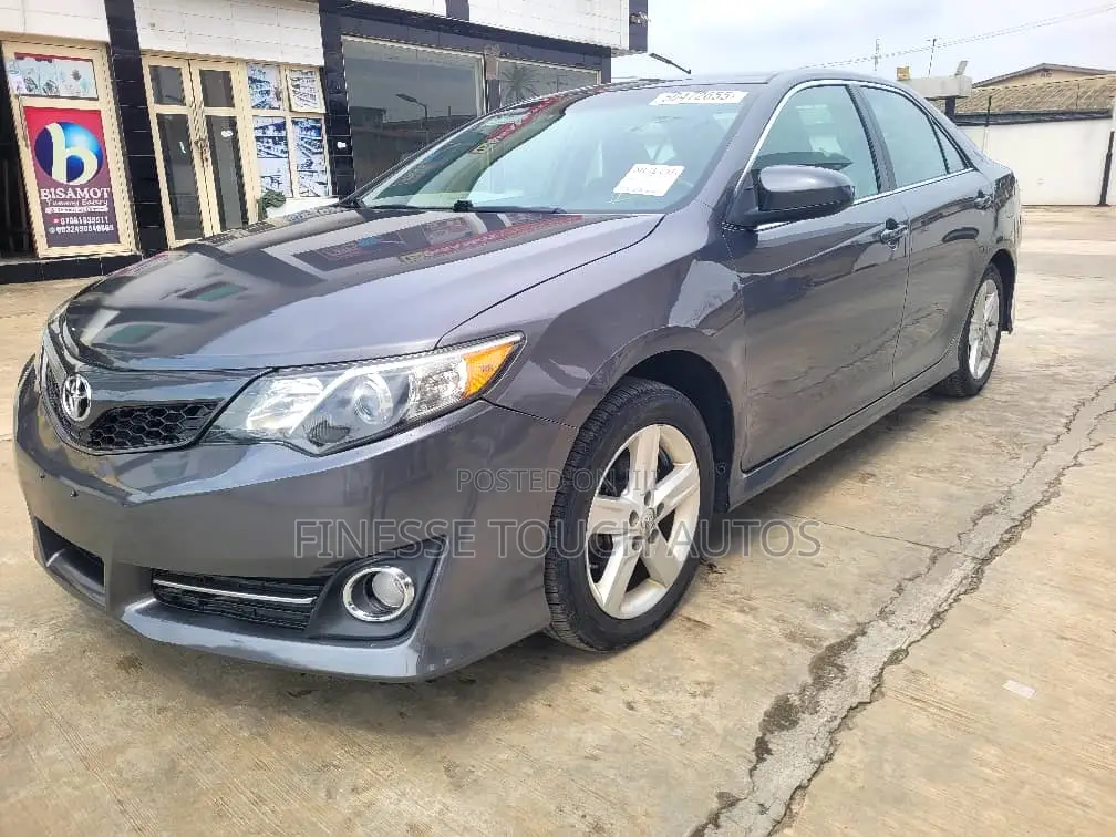 Toyota Camry SE Sport 4dr Sedan (2.5L 4cyl 6A) 2014 Gray