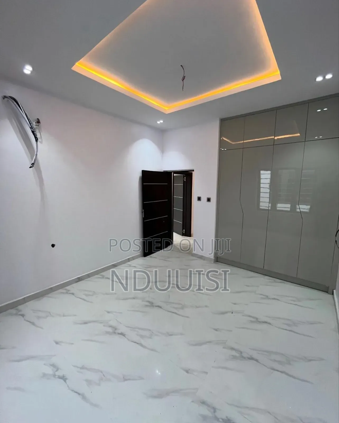 5bdrm Duplex in Ologolo for sale