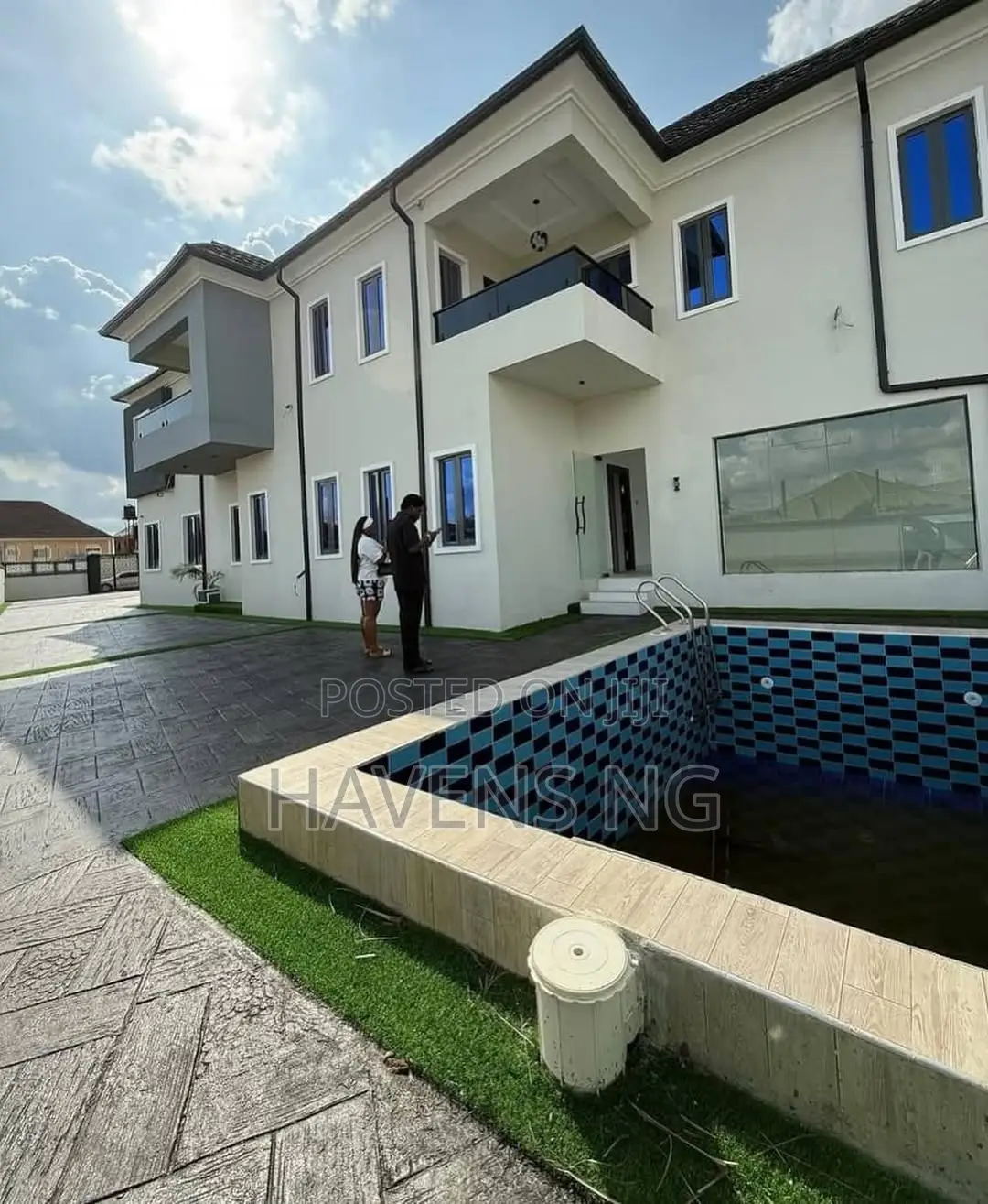 5bdrm Duplex in Oluyole for sale