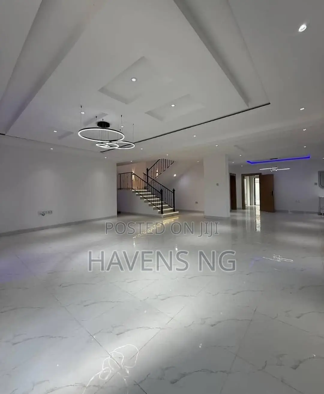 5bdrm Duplex in Oluyole for sale