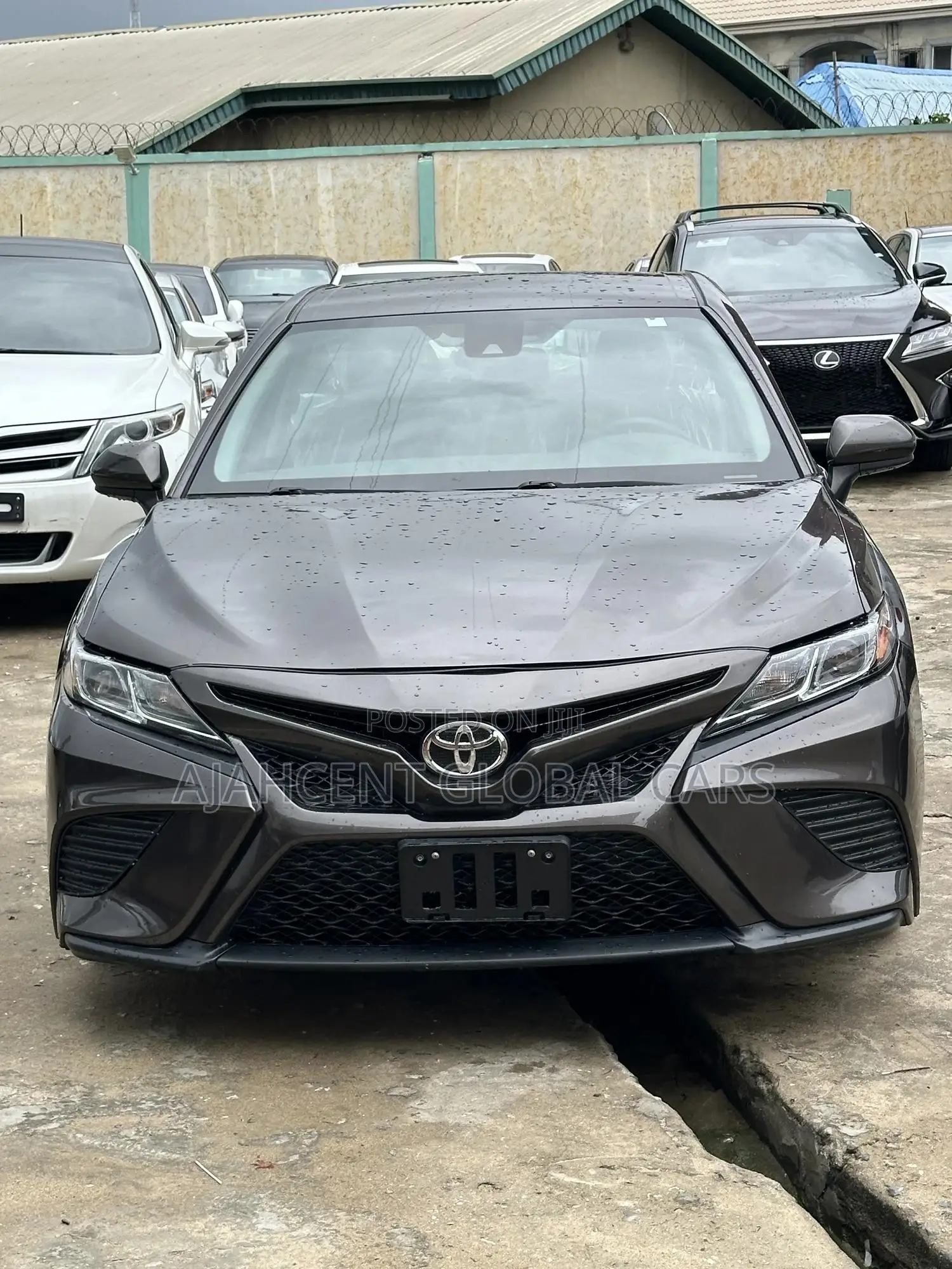 Toyota Camry LE (2.5L 4cyl 8A) 2019 Gray