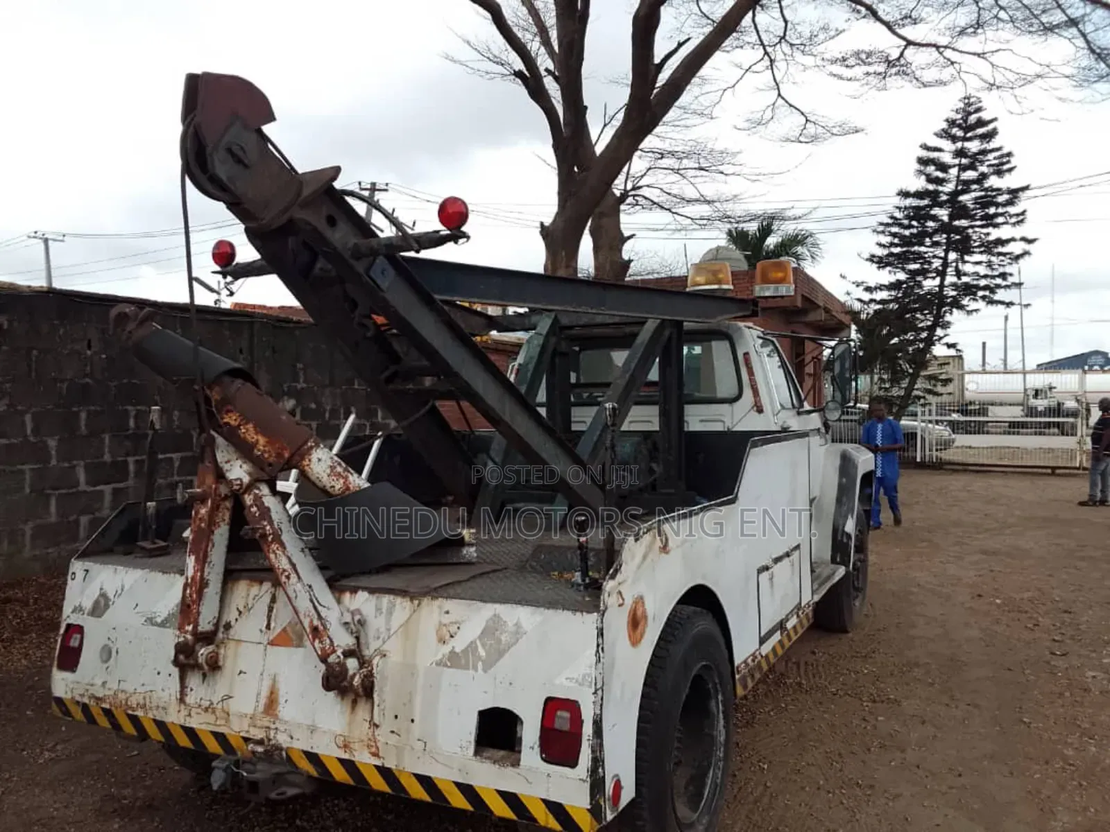 Ford F-600 Towing Truck 6 Tons