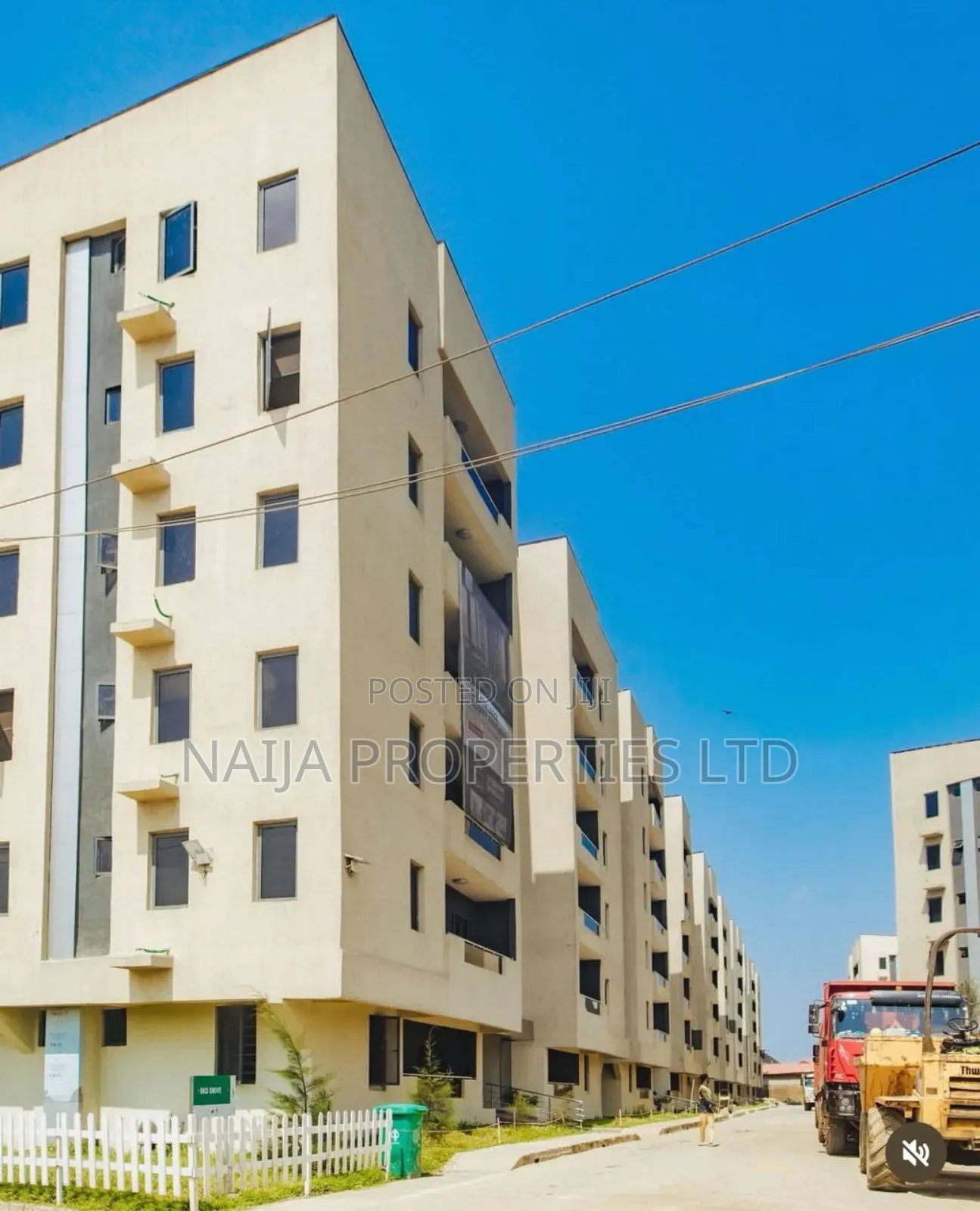 2bdrm Apartment in Surulere for sale
