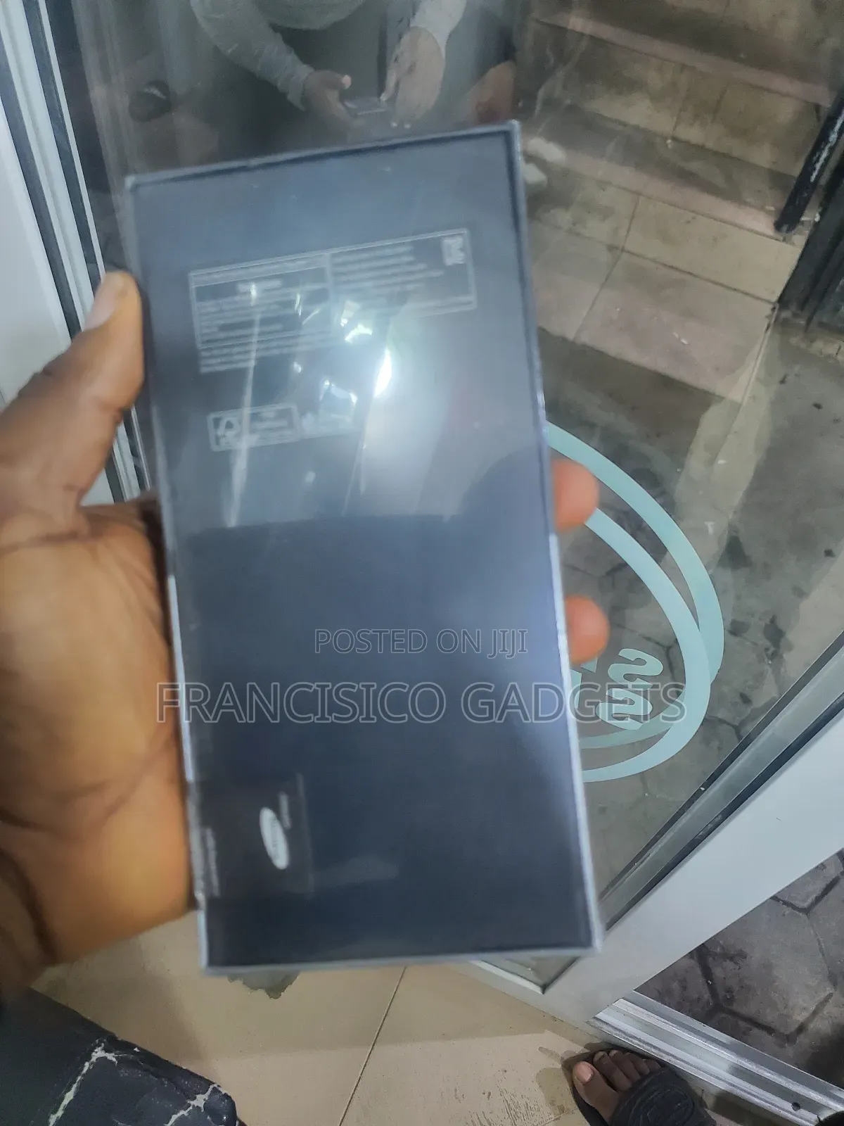 New Samsung Galaxy Z Flip3 5G 128 GB Orange