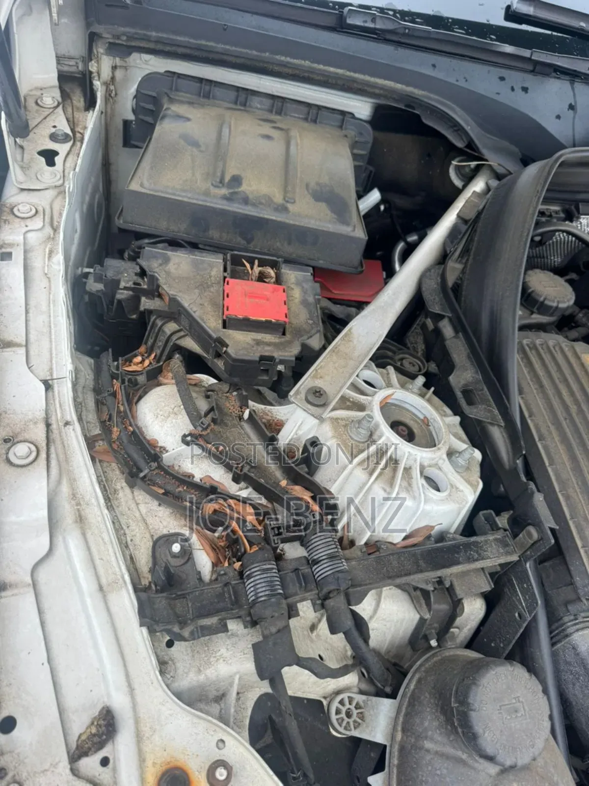 Glc300 2017 Passenger Side Battery Cover
