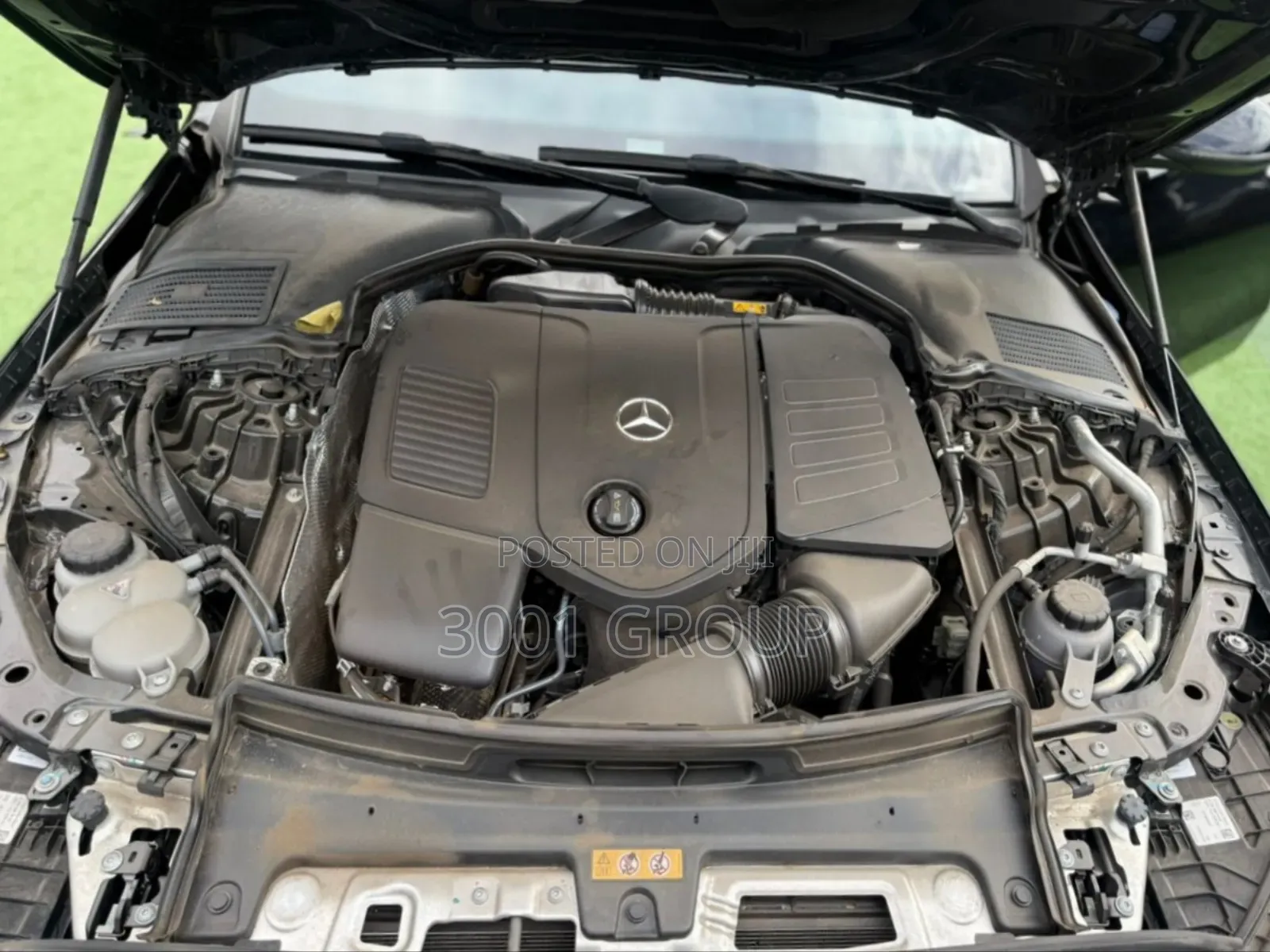 Mercedes-Benz C300 2024 Black