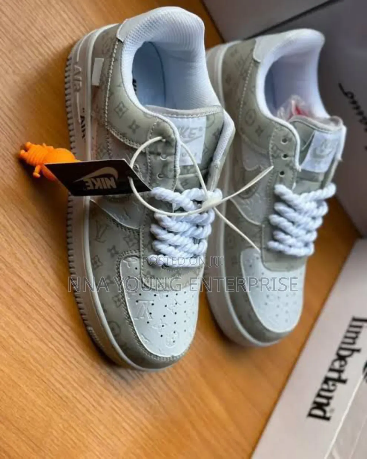 High Quality Sneakers