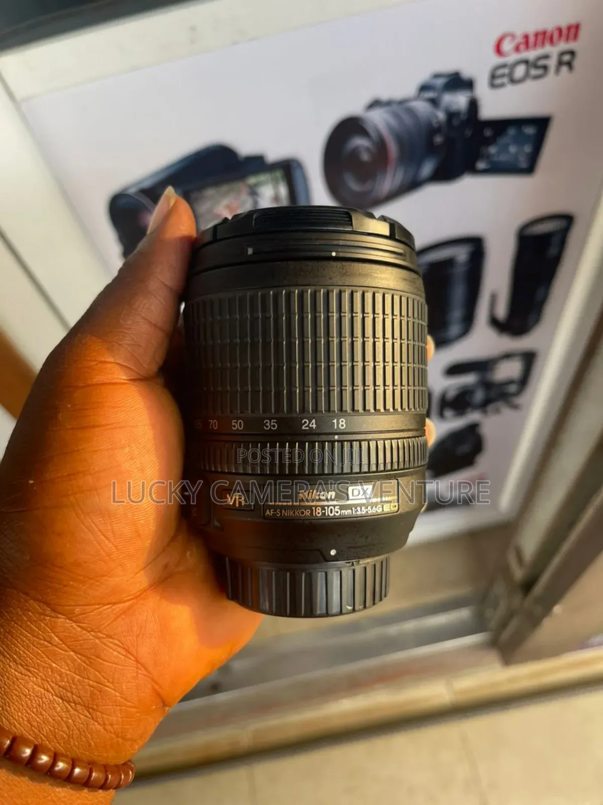 Nikon D7000 With 18-105mm Lens