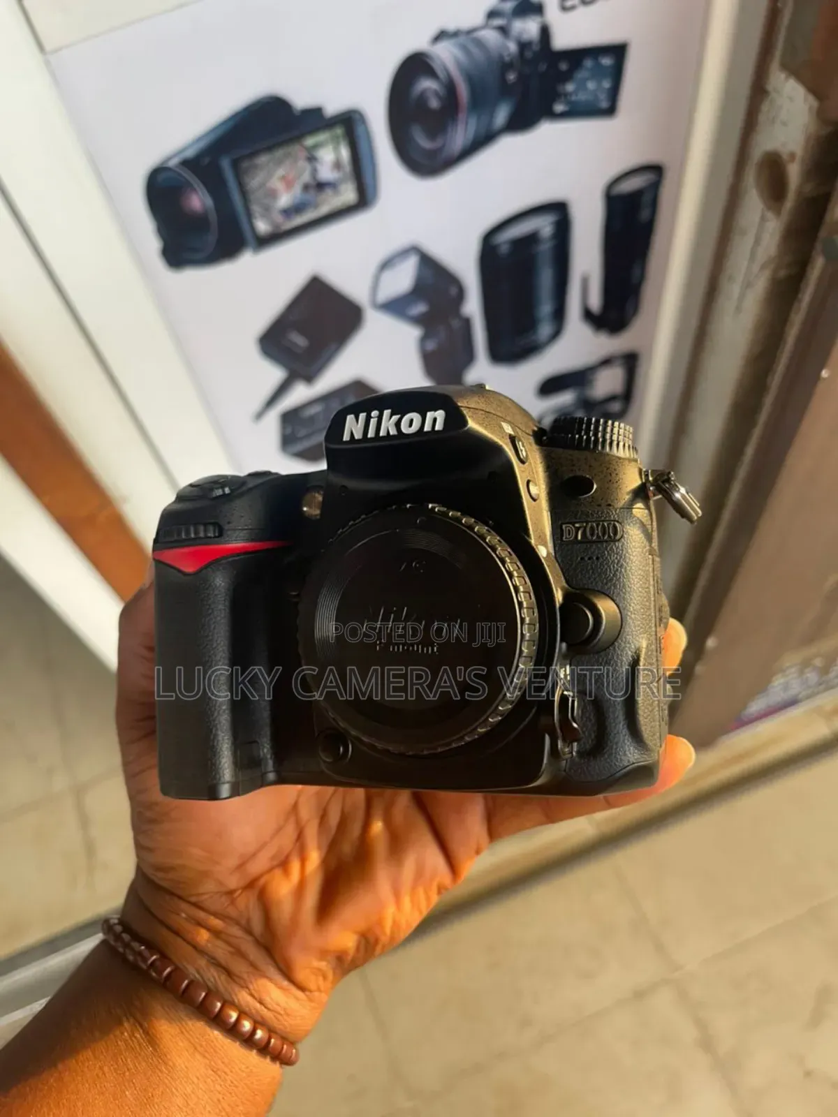 Nikon D7000 With 18-105mm Lens