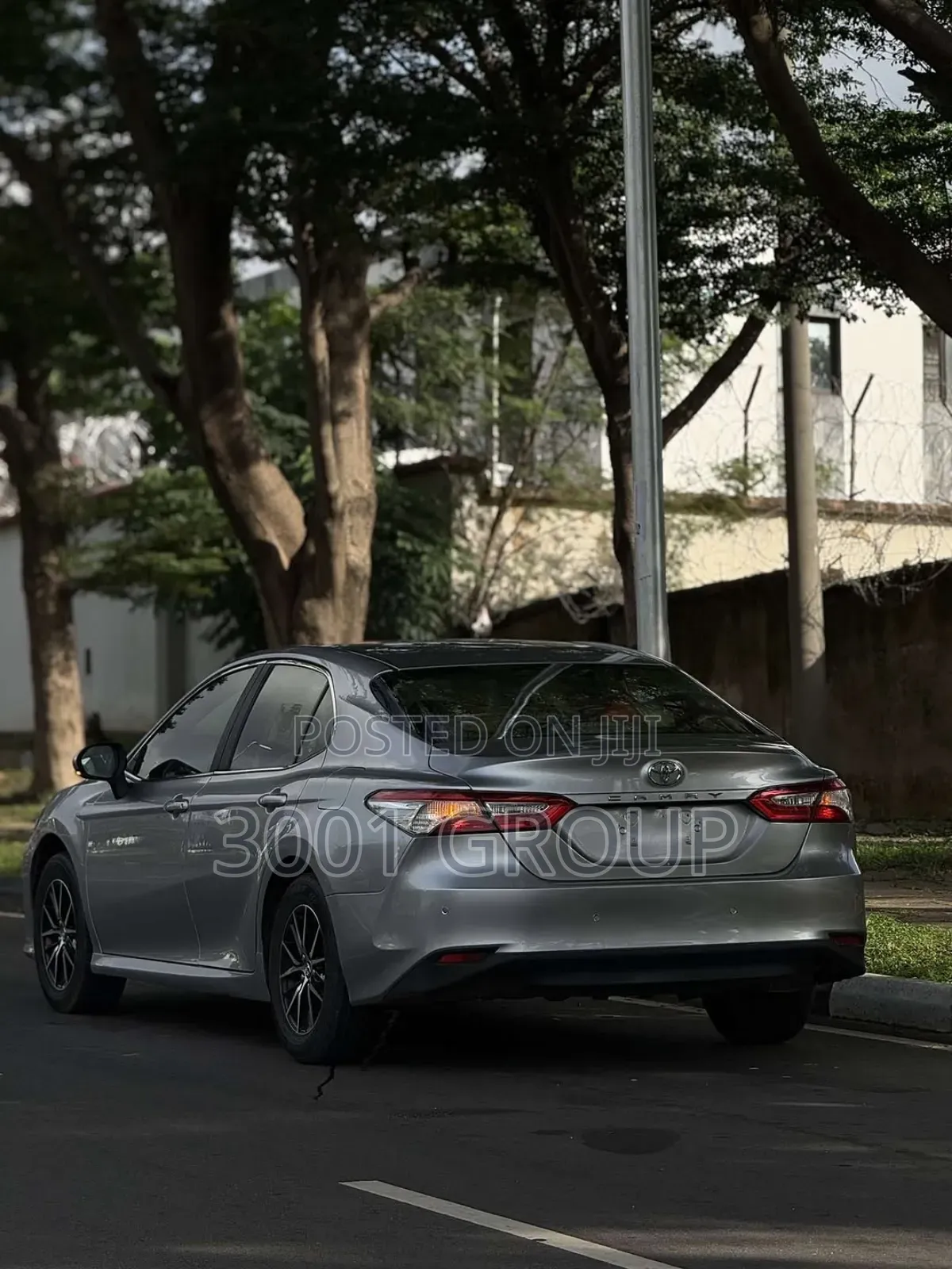 Toyota Camry LE FWD (2.5L 4cyl 8AM) 2018 Silver