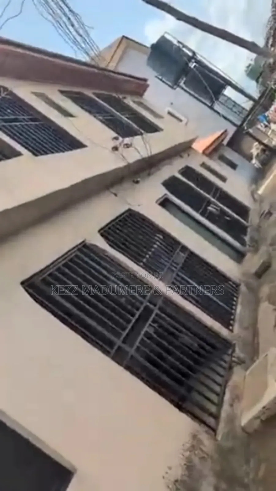 5bdrm Block of Flats in Off Oshimili South , for sale