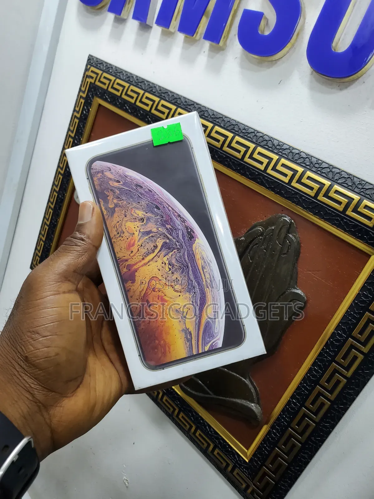 New Apple iPhone XS Max 256 GB Gold