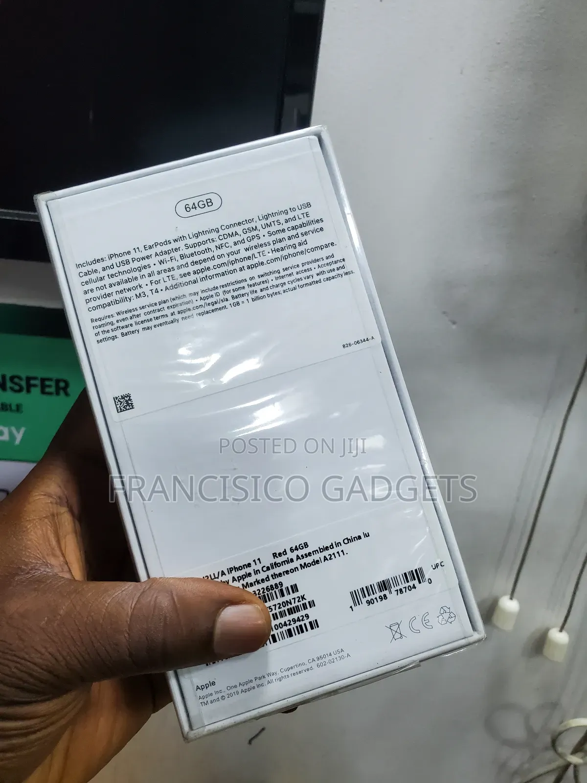 New Apple iPhone 11 64 GB Gold