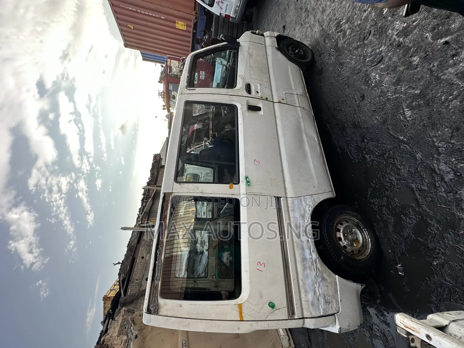 Mitsubishi Delica 2004 White