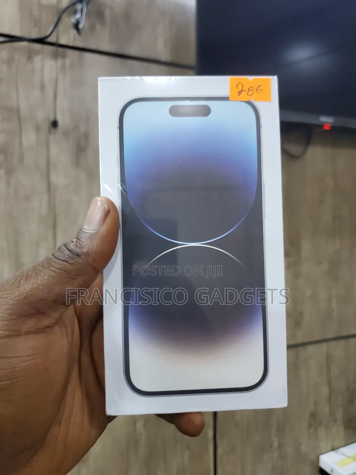 New Apple iPhone 14 Pro 256 GB Gold