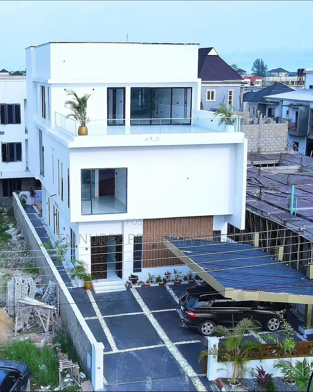 4bdrm Duplex in Orchid, Chevron for sale